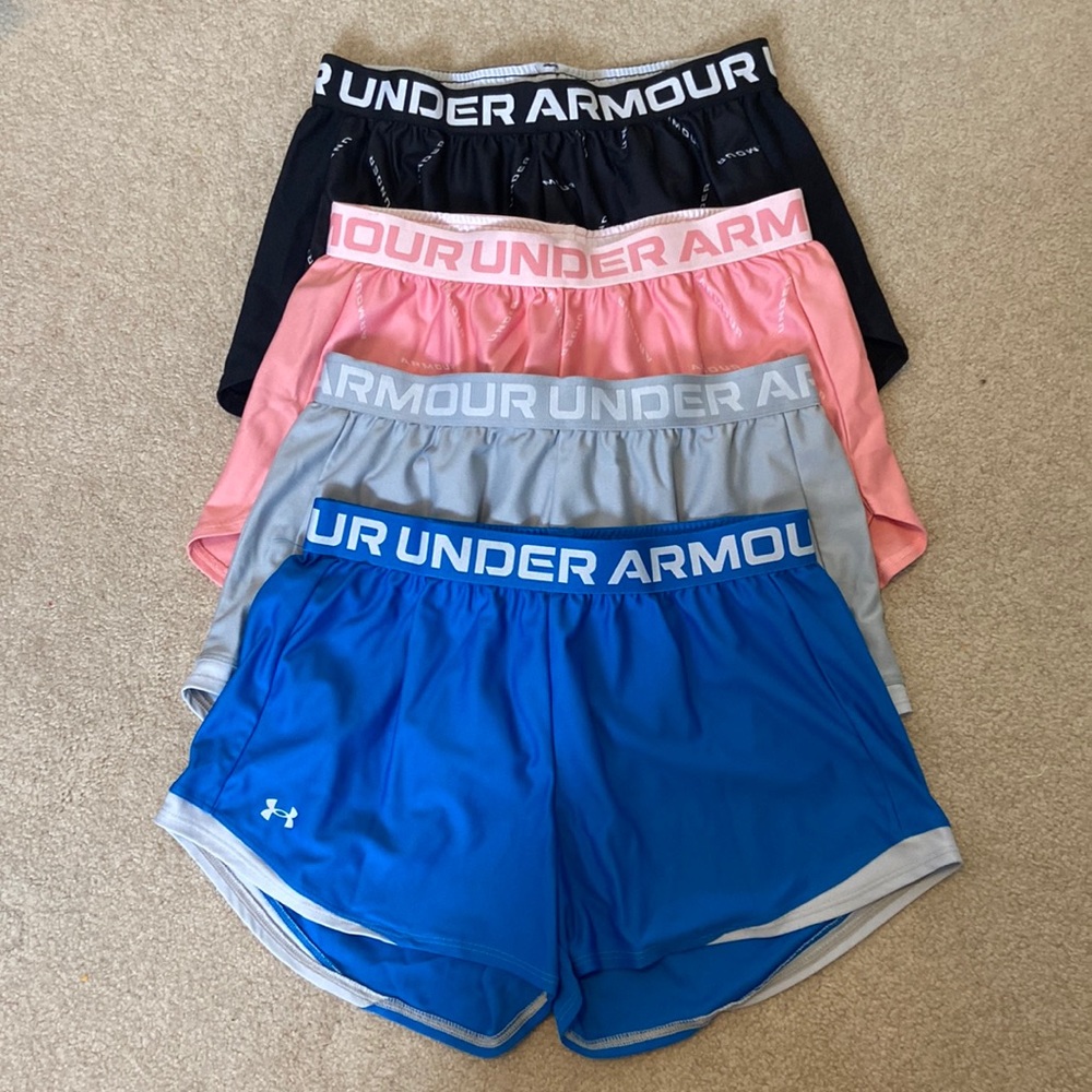 Under armour shorts size medium loose fit